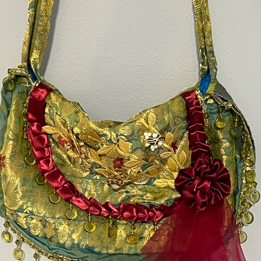 Beautiful handmade red and green boho shoulder bag - Picture 2 of 4